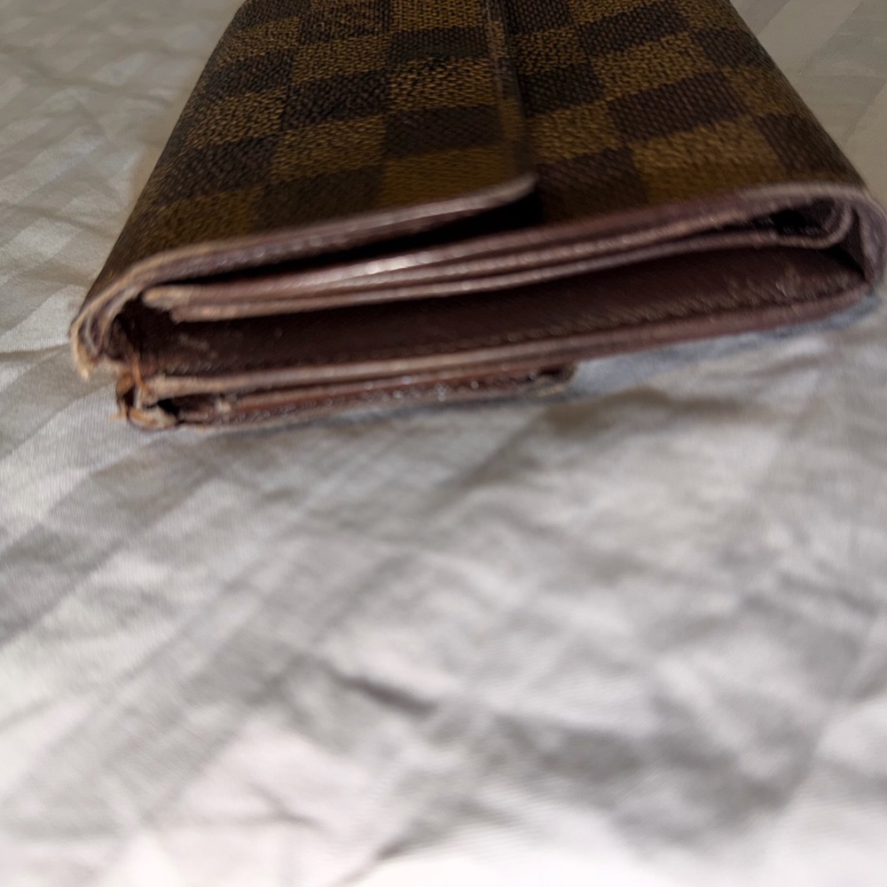 Louis Vuitton Brown Checkered Wallet - Picture 9 of 12